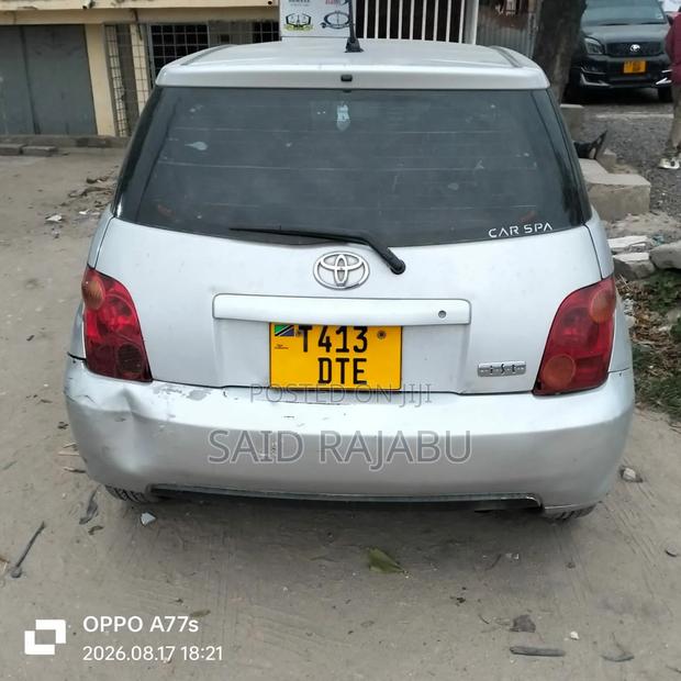 Toyota IST 2005 Silver