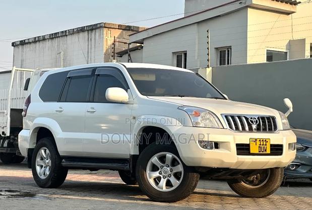 Toyota Land Cruiser Prado 2004 White