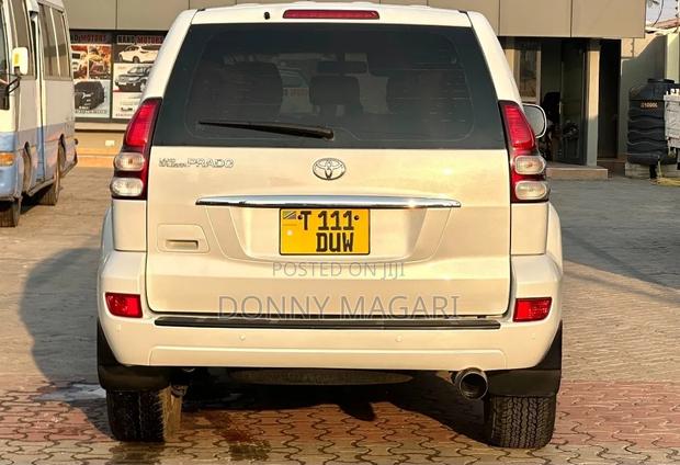Toyota Land Cruiser Prado 2004 White