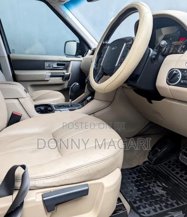 Land Rover Discovery 2014 Black