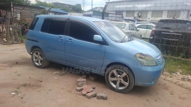 Toyota Raum 2003 Blue