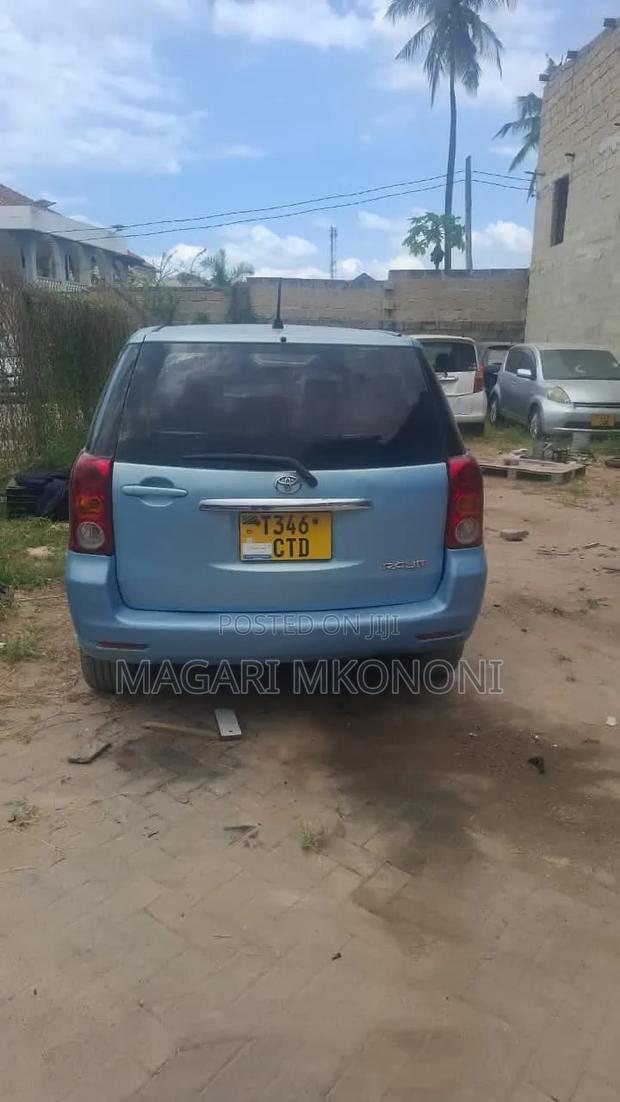 Toyota Raum 2003 Blue