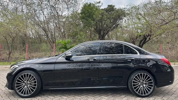 Mercedes-Benz C200 2014 Black