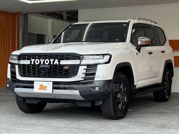 Toyota Land Cruiser 3.3 Diesel 4WD 2022 White