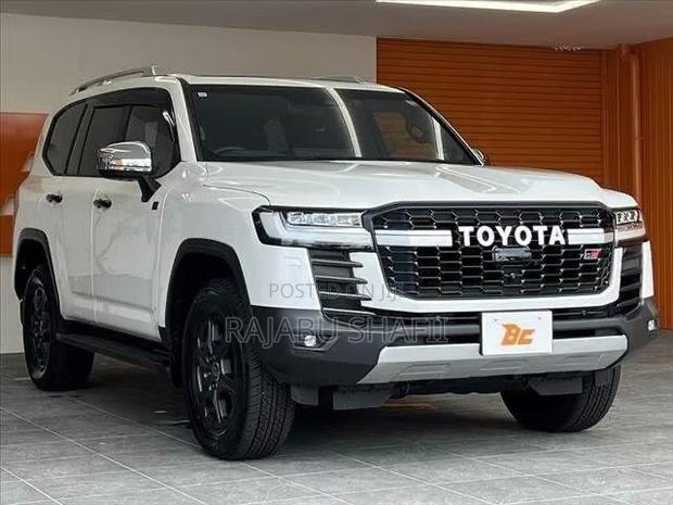 Toyota Land Cruiser 3.3 Diesel 4WD 2022 White