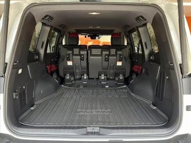 Toyota Land Cruiser 3.3 Diesel 4WD 2022 White