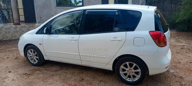 Toyota Corolla Spacio 2004 White