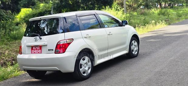 Toyota IST 2006 White