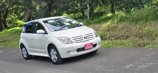 Toyota IST 2006 White