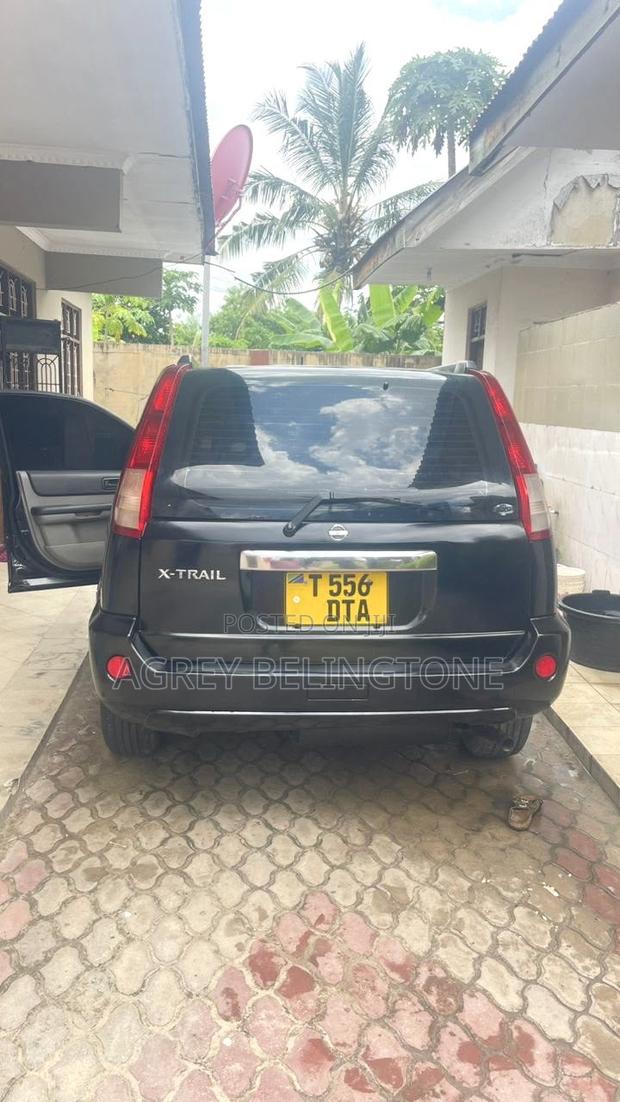 Nissan X-Trail 2004 Black