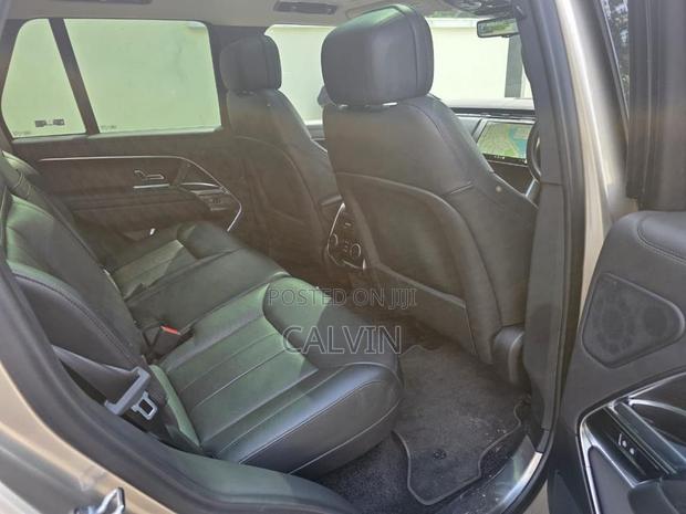 Land Rover Range Rover Vogue 2024 Gold