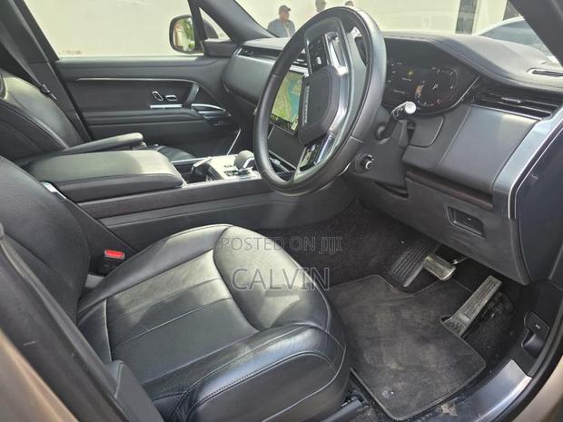 Land Rover Range Rover Vogue 2024 Gold