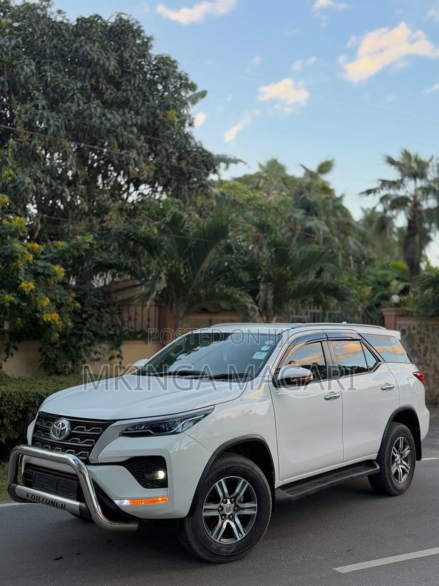Toyota Fortuner 2021 White