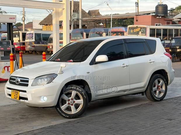 Toyota RAV4 2.4 2008 Pearl