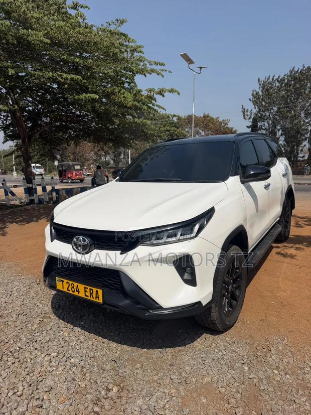 Toyota Fortuner 2020 Pearl