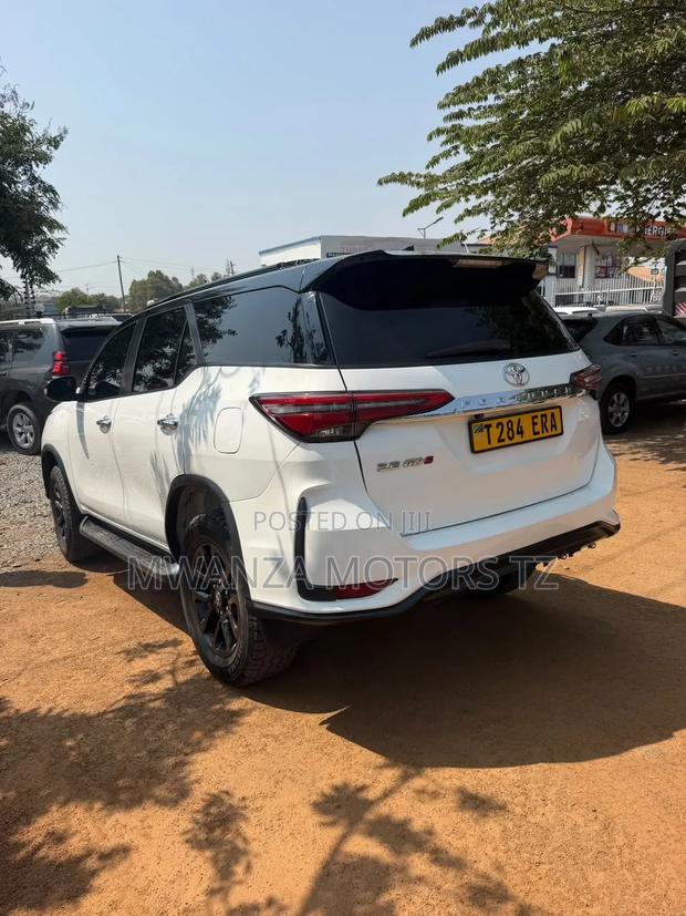 Toyota Fortuner 2020 Pearl