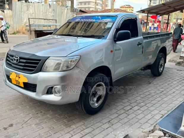 Toyota Hilux 2013 Silver