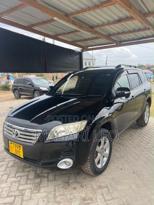 Toyota Vanguard 2010 Black