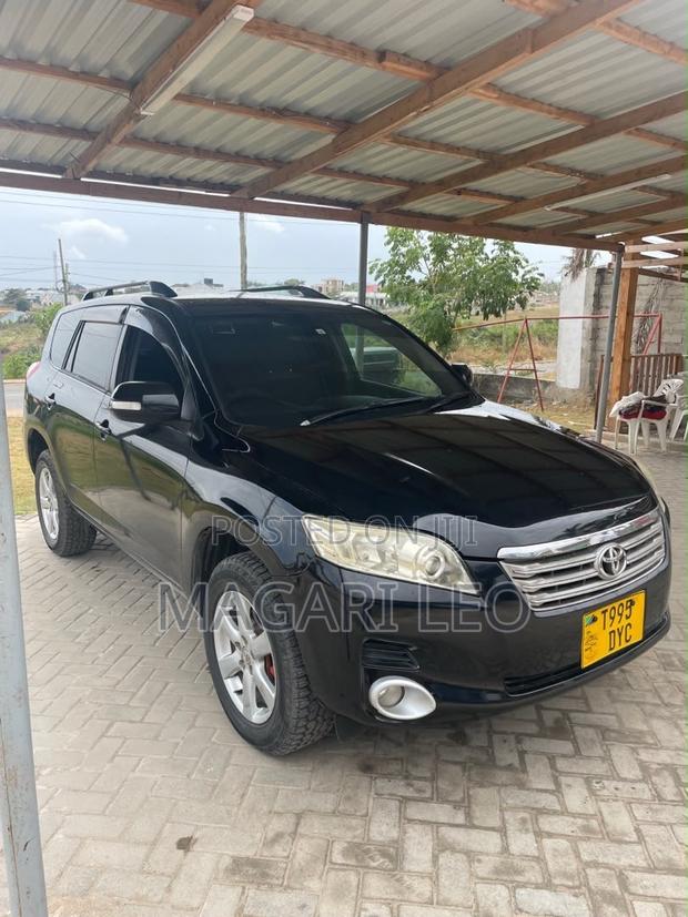 Toyota Vanguard 2010 Black