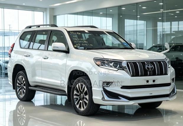 Toyota Land Cruiser Prado 2.7 2023 Pearl