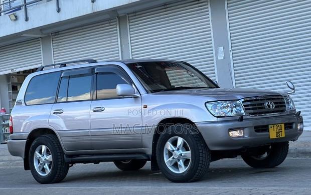 Toyota Land Cruiser 2000 Beige