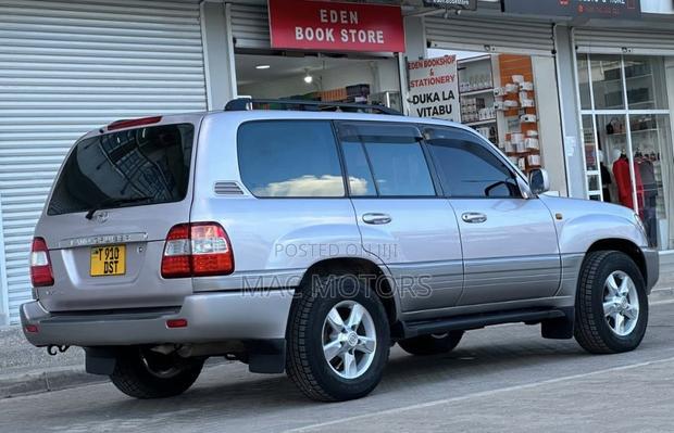 Toyota Land Cruiser 2000 Beige