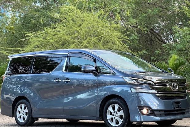Toyota Alphard 2016 Blue