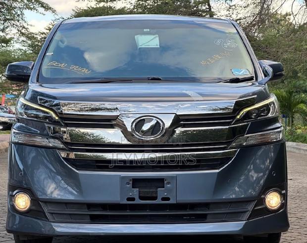 Toyota Alphard 2016 Blue
