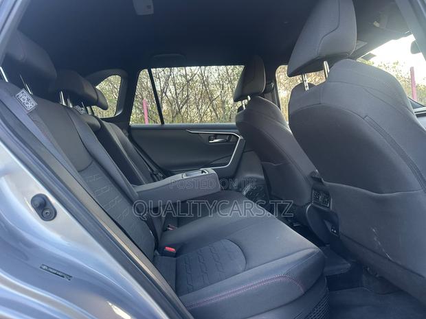 Toyota RAV4 2023 Silver