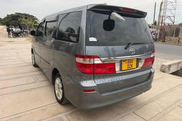 Toyota Alphard 2004 Gray