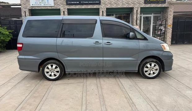 Toyota Alphard 2004 Gray