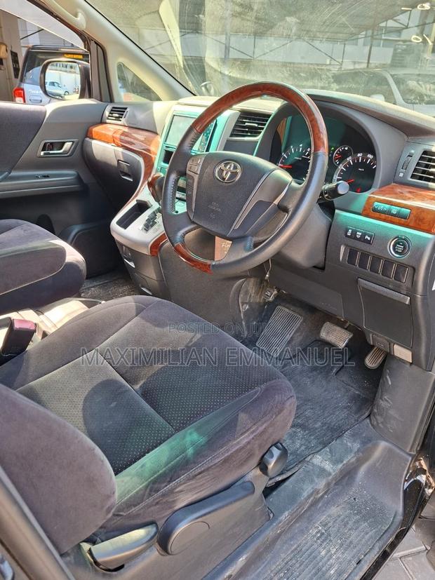Toyota Vellfire 2009 Black