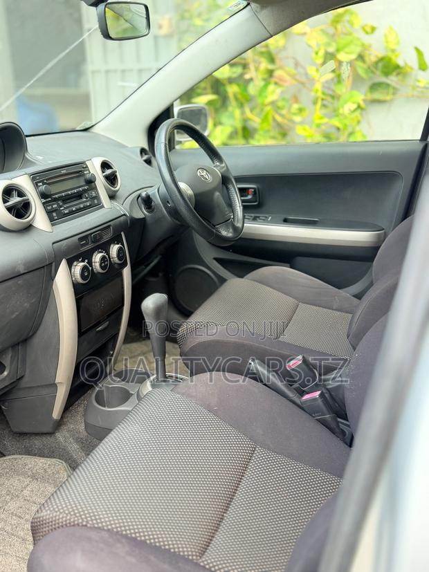 Toyota IST 2002 Silver