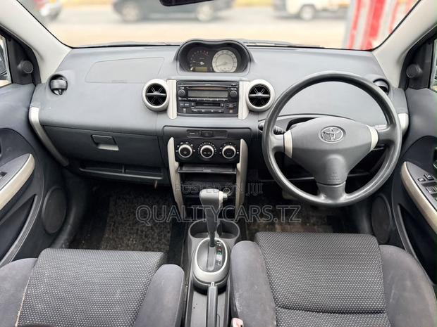 Toyota IST 2005 Black