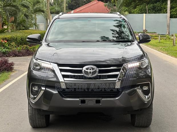 Toyota Fortuner 2.8 D AWD 2019 Gray