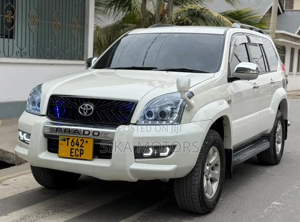 Toyota Land Cruiser Prado 2005 White