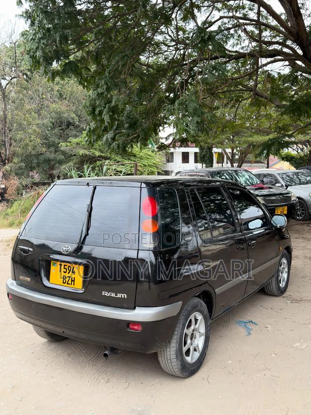 Toyota Raum 2005 Black