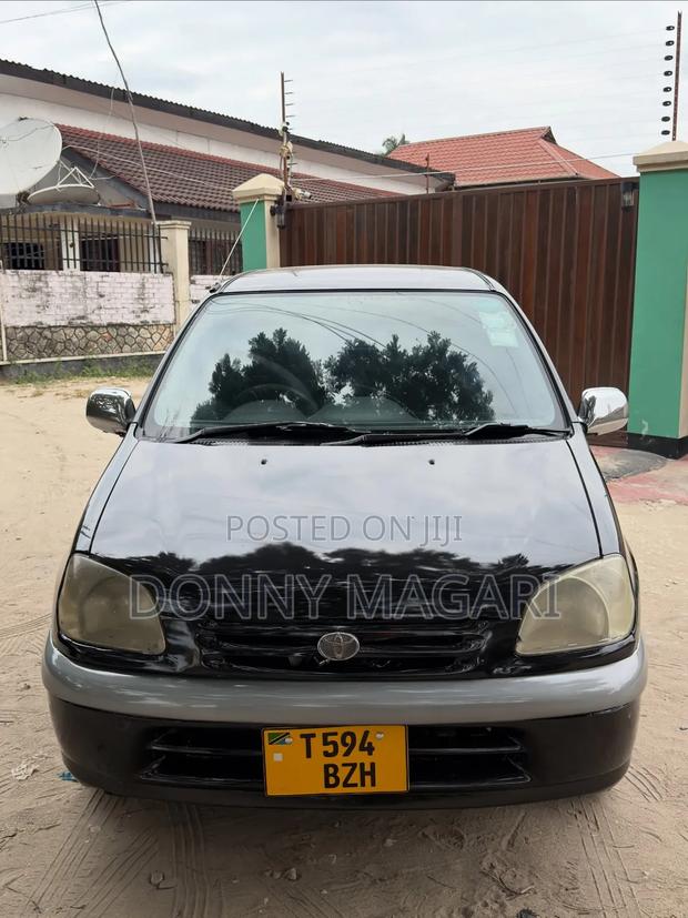 Toyota Raum 2005 Black