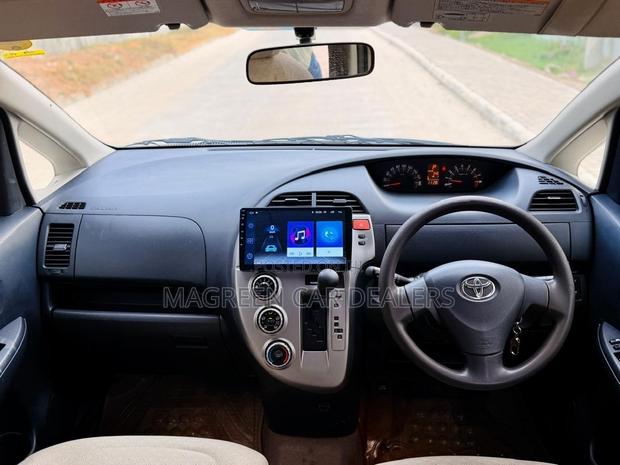 Toyota Ractis 2007 Gray