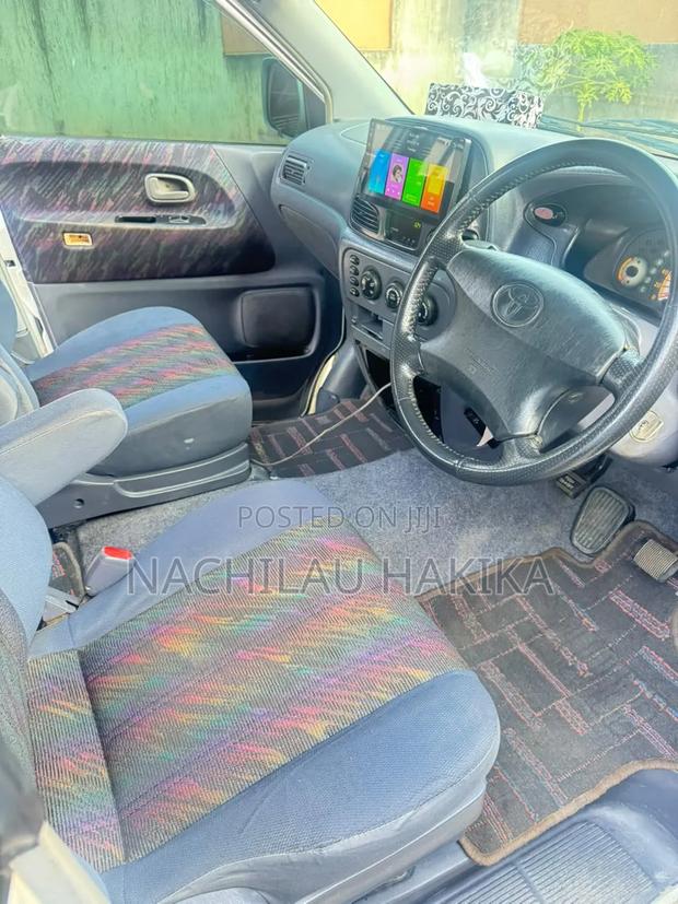 Toyota Noah 2001 White