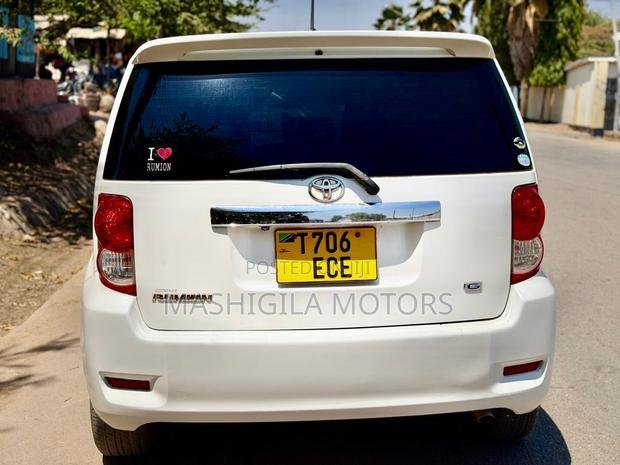 Toyota Corolla Rumion 2007 White