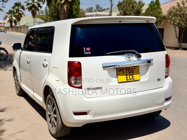 Toyota Corolla Rumion 2007 White