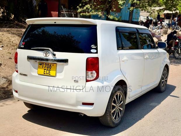 Toyota Corolla Rumion 2007 White