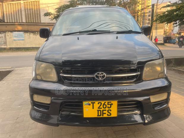 Toyota Noah 2001 Black
