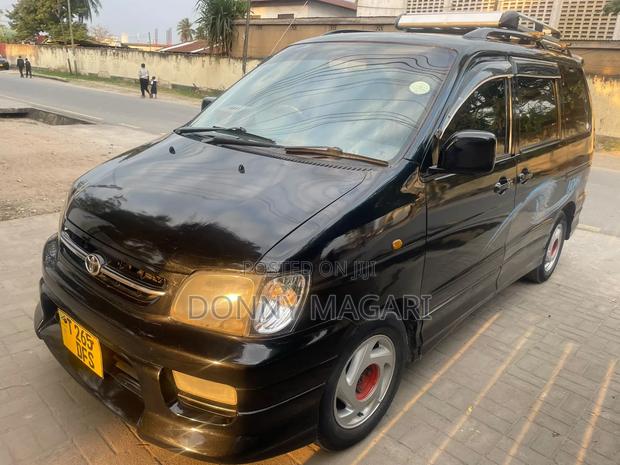 Toyota Noah 2001 Black