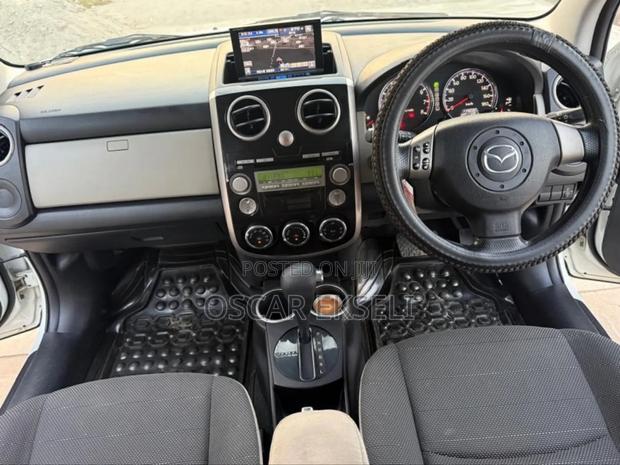 Mazda Verisa 2007 White