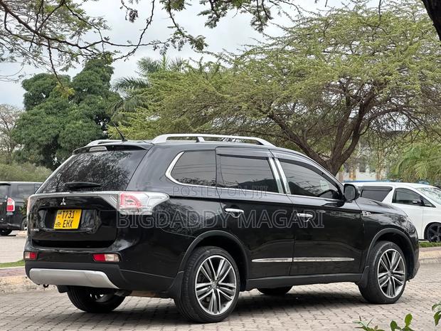 Mitsubishi Outlander 2014 Black