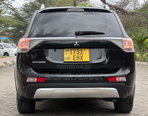 Mitsubishi Outlander 2014 Black