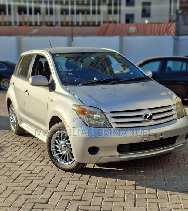 Toyota IST 2007 Silver