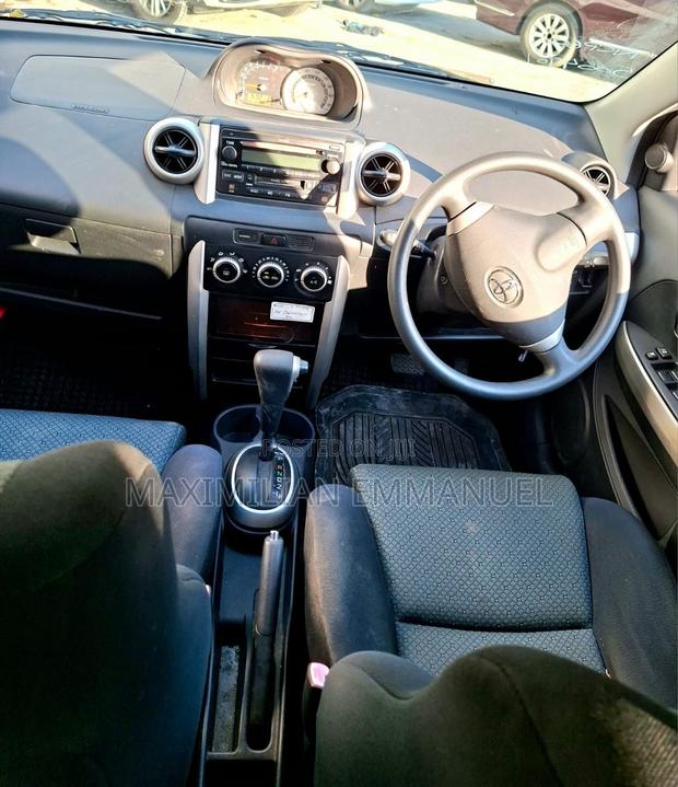 Toyota IST 2007 Silver